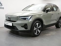 Grön Begagnad 2022 Volvo XC40 Plus SUV | 354 900 kr