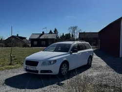 Vit Begagnad 2011 Volvo V70 Momentum Kombi | 75 000 kr (Marknadspris)