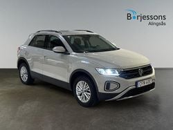 Grå Begagnad 2023 VW T-Roc Life SUV | 289 000 kr (Marknadspris)