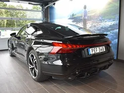 Svart Begagnad 2022 Audi e-tron GT quattro Design Sedan | 799 000 kr