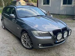 Grå Begagnad 2011 BMW 320 Comfort Edition Kombi | 70 000 kr (Marknadspris)