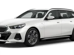Ny 2025 BMW 530e Comfort Edition Kombi | 744 300 kr