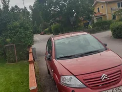 Röd Begagnad 2004 Citroën C3 Halvkombi | 4 000 kr (Bra pris)