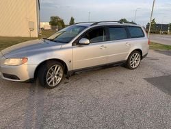Grå Begagnad 2008 Volvo V70 Kinetic Kombi | 43 000 kr (Marknadspris)