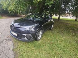 Svart Begagnad 2019 Toyota C-HR Active SUV | 160 000 kr (Marknadspris)