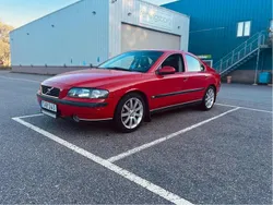 Röd Begagnad 2002 Volvo S60 Sedan | 39 500 kr (Dyr)