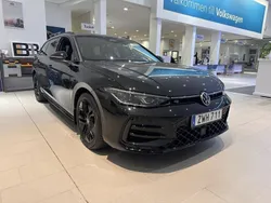 Svart Ny 2025 VW Passat R-line Kombi | 590 900 kr (Lite dyr)