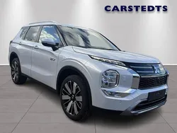 Vit Ny 2025 Mitsubishi Outlander P-HEV Intense SUV | 580 800 kr