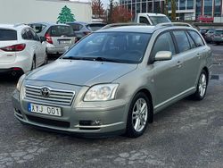 Ljusgrön Begagnad 2006 Toyota Avensis Kombi | 19 900 kr (Lite dyr)