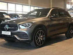 Grå Begagnad 2022 Mercedes GLC300e AMG line Plus SUV | 419 000 kr (Marknadspris)