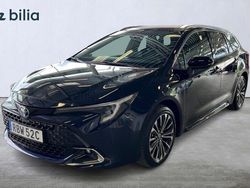 Mörkblå (blå) Begagnad 2024 Toyota Corolla Style Kombi | 369 900 kr (Lite dyr)