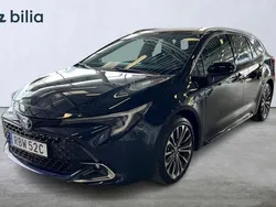 Mörkblå (blå) Ny 2024 Toyota Corolla Style Kombi | 388 454 kr (Dyr)