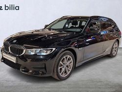 Svart Begagnad 2021 BMW 330e Sport Line Kombi | 269 000 kr (Bra pris)