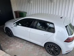 Vit Begagnad 2018 VW Golf VII GTE Halvkombi | 225 000 kr (Marknadspris)