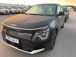 Svart (svart metallic) Begagnad 2024 Kia e-Niro 2 SUV | 365 000 kr (Dyr)