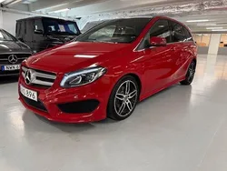 Röd Begagnad 2018 Mercedes B200 AMG Minibuss | 209 000 kr (Marknadspris)