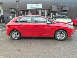 Röd Begagnad 2016 Citroën C4 Halvkombi | 69 900 kr (Marknadspris)