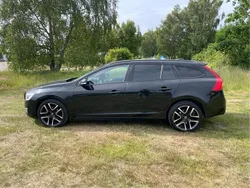 Svart Begagnad 2017 Volvo V60 Business Edition Kombi | 115 000 kr (Marknadspris)