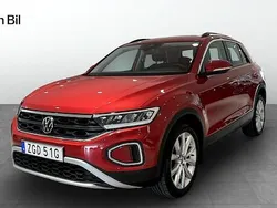 Röd Begagnad 2022 VW T-Roc Life SUV | 189 900 kr (Marknadspris)