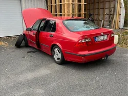 Röd Begagnad 2004 Saab 9-5 Vector Sedan | 2 500 kr (Superpris)