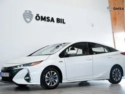 Vit Begagnad 2018 Toyota Prius Plug-in Hybrid Halvkombi | 189 800 kr (Marknadspris)