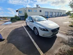 Vit Begagnad 2016 Volvo V40 Kombi | 123 000 kr (Bra pris)