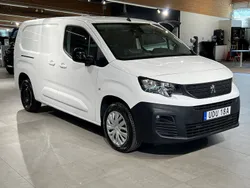 Vit Begagnad 2021 Peugeot Partner Minibuss | 249 875 kr (Dyr)