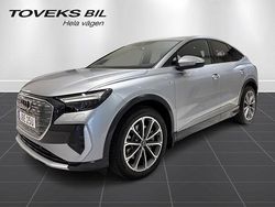 Silver (florettsilver metallic) Begagnad 2025 Audi Q4 Sportback e-tron Comfort SUV | 579 000 kr (Marknadspris)