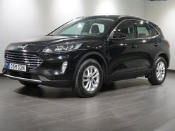 Svart Begagnad 2022 Ford Kuga Titanium SUV | 244 800 kr (Marknadspris)