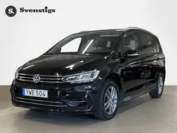 Svart Begagnad 2017 VW Touran R-line Minibuss | 278 500 kr (Marknadspris)