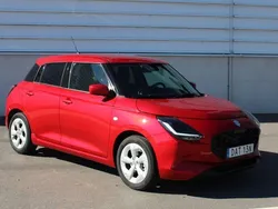 Röd Ny 2024 Suzuki Swift Halvkombi | 219 000 kr (Bra pris)