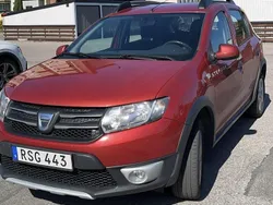 Röd Begagnad 2014 Dacia Sandero Stepway Halvkombi | 65 000 kr (Lite dyr)