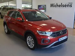 Röd Begagnad 2025 VW T-Roc Edition SUV | 299 900 kr (Lite dyr)
