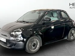 Svart (black) Begagnad 2022 Fiat 500e Icon Halvkombi | 189 900 kr (Marknadspris)