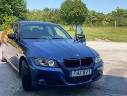 Blå Begagnad 2011 BMW 330 Sedan | 129 000 kr (Marknadspris)