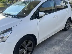 Vit Begagnad 2015 Toyota Verso Edition Minibuss | 138 000 kr (Marknadspris)