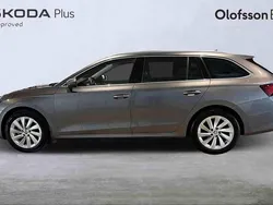 Grå Begagnad 2025 Skoda Octavia Kombi | 329 800 kr