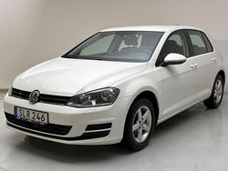 Vit Begagnad 2017 VW Golf VII | 112 000 kr (Marknadspris)