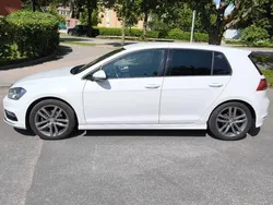 Vit Begagnad 2015 VW Golf VII R-line Halvkombi | 79 900 kr (Marknadspris)