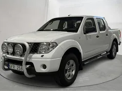 Vit Begagnad 2006 Nissan Navara Pickup | 100 000 kr (Marknadspris)
