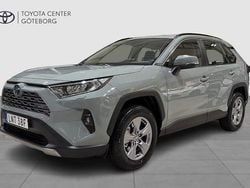 Grön Ny 2025 Toyota RAV4 Hybrid Active SUV | 419 900 kr (Marknadspris)