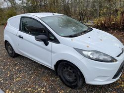 Vit Begagnad 2012 Ford Fiesta Van | 29 000 kr