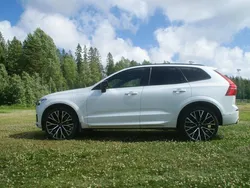 Vit Begagnad 2018 Volvo XC60 R-Design SUV | 319 000 kr (Bra pris)