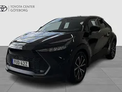 Svart Begagnad 2024 Toyota C-HR Style SUV | 369 900 kr (Marknadspris)
