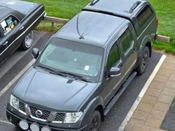 Grå Begagnad 2008 Nissan Navara Pickup | 109 900 kr (Marknadspris)