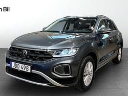 Mörkgrå Begagnad 2022 VW T-Roc Life SUV | 194 900 kr (Marknadspris)