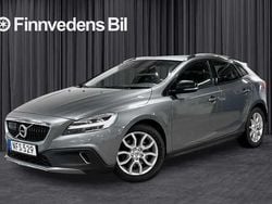 Grå Begagnad 2016 Volvo V40 CC Summum Kombi | 168 000 kr (Marknadspris)