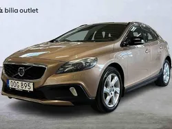 Brun Begagnad 2014 Volvo V40 CC Kombi | 179 900 kr