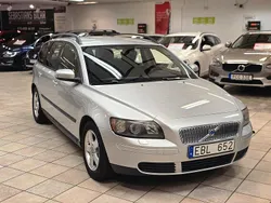 Ljusgrå Begagnad 2006 Volvo V50 Kinetic Kombi | 29 900 kr (Marknadspris)