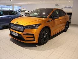 Orange (phoenix orange metallic) Begagnad 2023 Skoda Enyaq iV RS SUV | 449 900 kr (Bra pris)